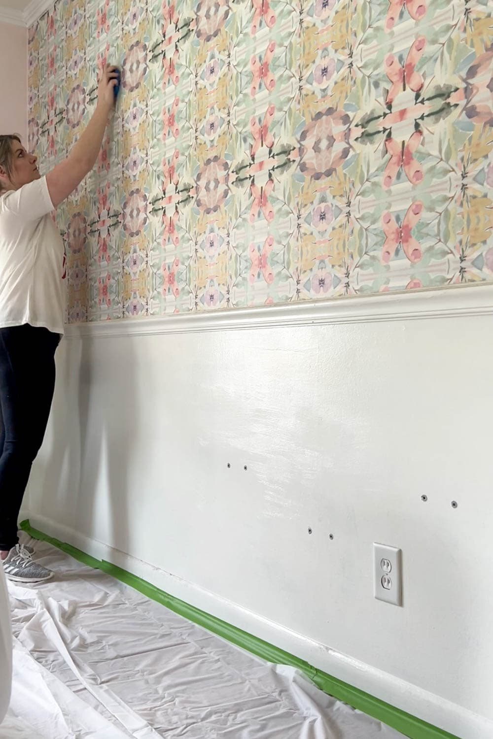 scoring tool used on wallpaper for removal