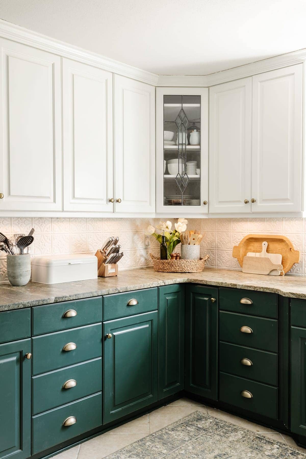 Wireless under cabinet light in kitchen
