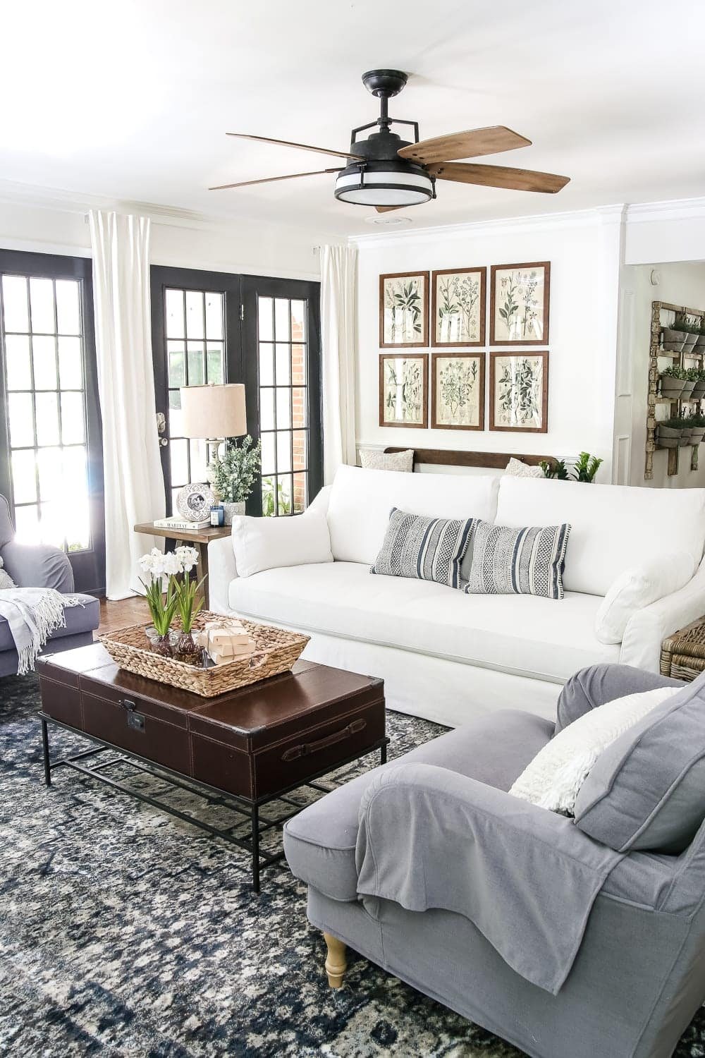 modern farmhouse living room