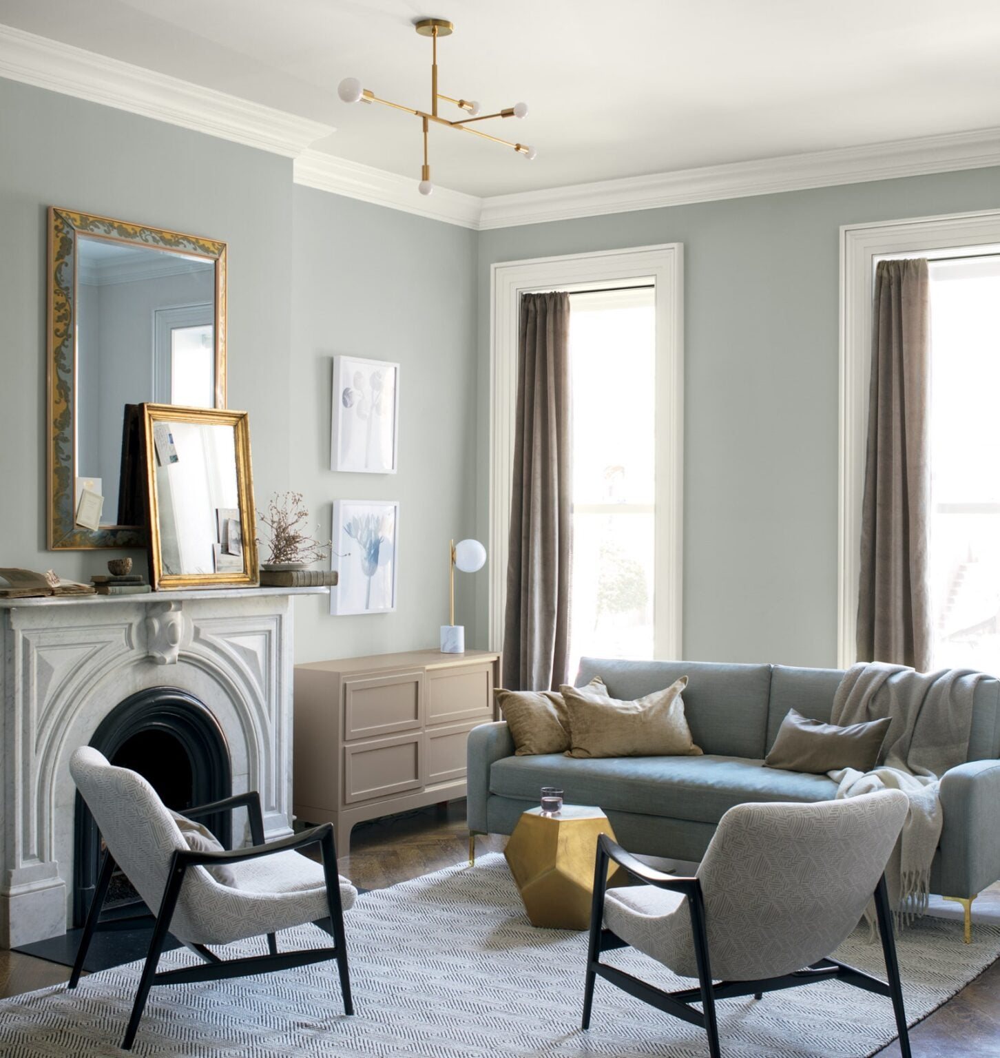 Benjamin Moore Silver Gray - the perfect blue grey paint for walls