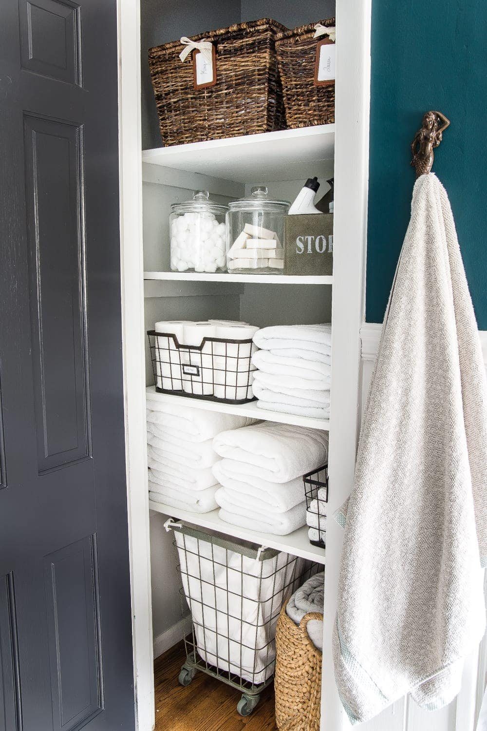 Top 10 Home and DIY Blog Posts of 2018 | Linen Closet Organization Makeover