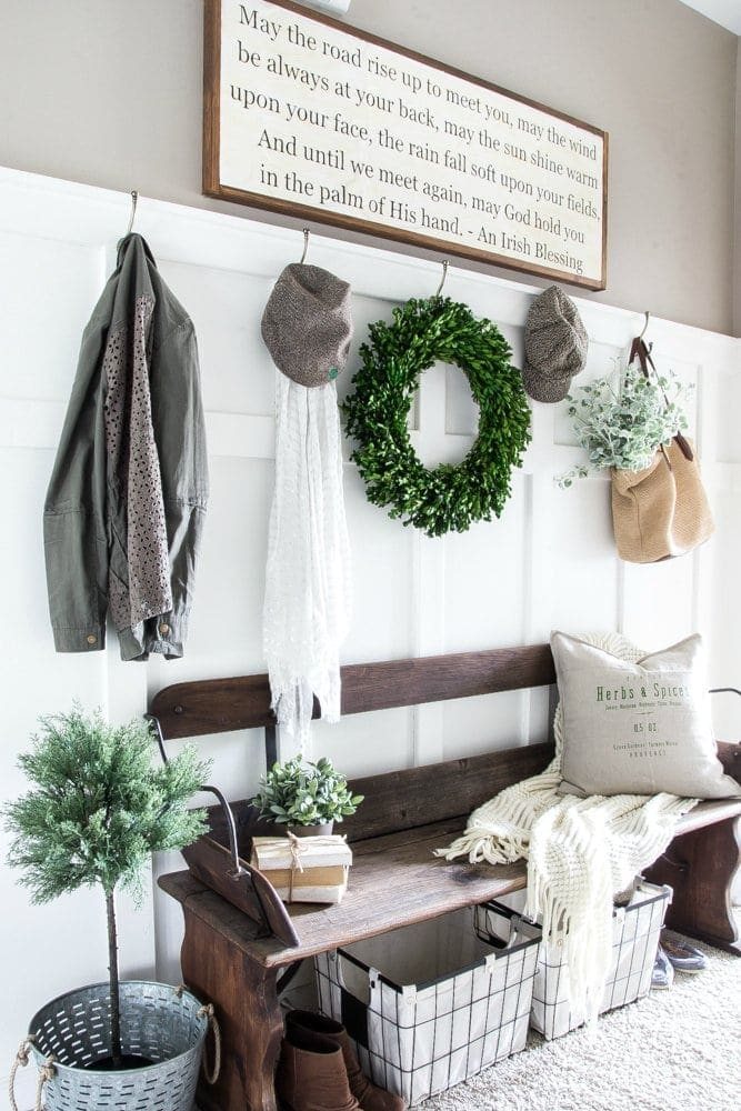 Top DIY Posts in 2016 | unigumushane.com - A round-up of the top 20 DIY posts of 2016 on Unigumushane with budget-friendly farmhouse style home improvement projects, room makeovers, and decor tips.