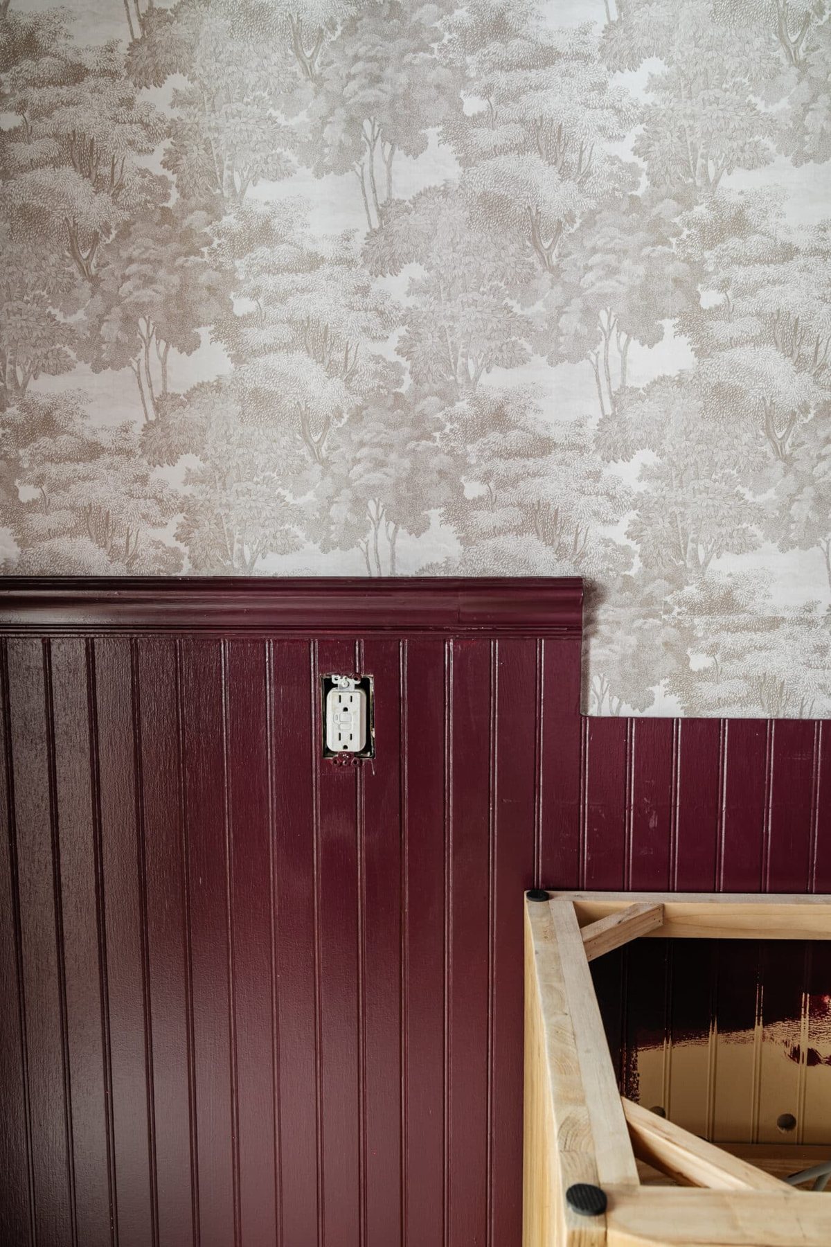 modern toile wallpaper Saint Sebastian with Farrow and Ball Brinjal