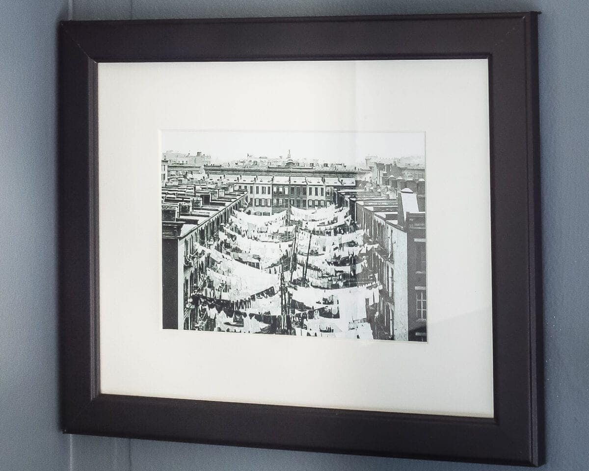 Vintage Clothesline Laundry Room Art Printable Set | unigumushane.com - A free downloadable printable set of 6 vintage black & white clothesline cityscape and countryscape photos perfect for framing in a laundry room.