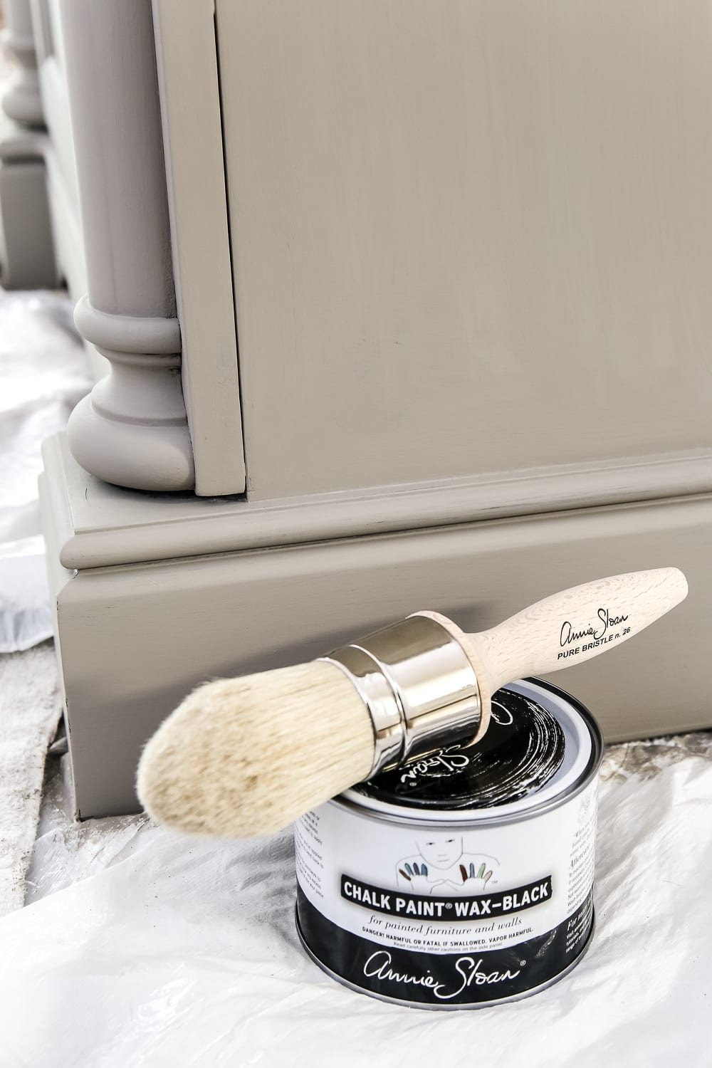 Weathered Gray Wood Look Vanity Makeover | unigumushane.com - A vanity gets a weathered gray wood look using just chalk paint and wax. Looks so much like real weathered wood in less time with less mess!