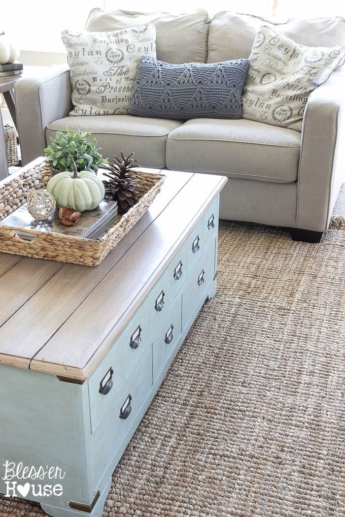 What to Know Before Buying Jute Rugs | unigumushane.com - A totally honest review with the pros and cons for what to know before buying jute rugs along with where to buy them on a budget.