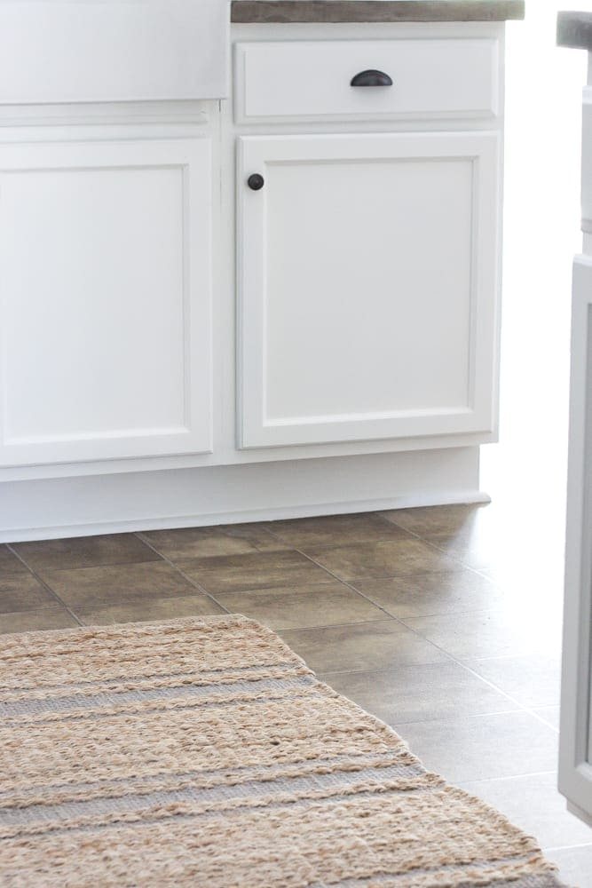 What to Know Before Buying Jute Rugs | unigumushane.com - A totally honest review with the pros and cons for what to know before buying jute rugs along with where to buy them on a budget.