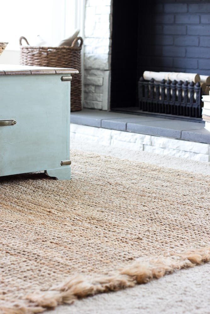 What to Know Before Buying Jute Rugs | unigumushane.com - A totally honest review with the pros and cons for what to know before buying jute rugs along with where to buy them on a budget.
