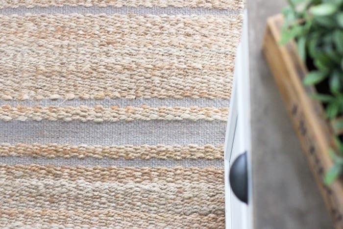 What to Know Before Buying Jute Rugs | unigumushane.com - A totally honest review with the pros and cons for what to know before buying jute rugs along with where to buy them on a budget.
