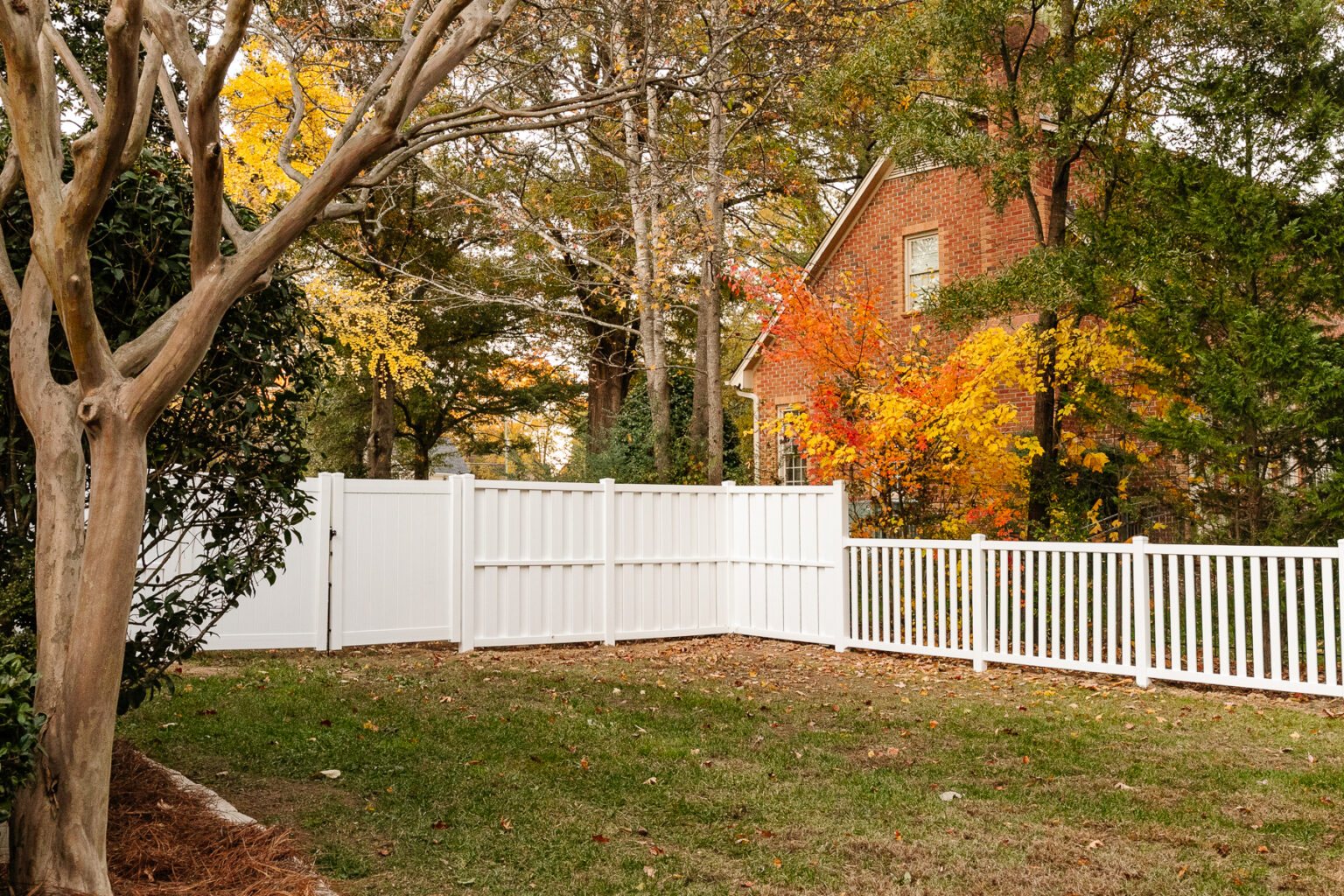 vinyl fence installation