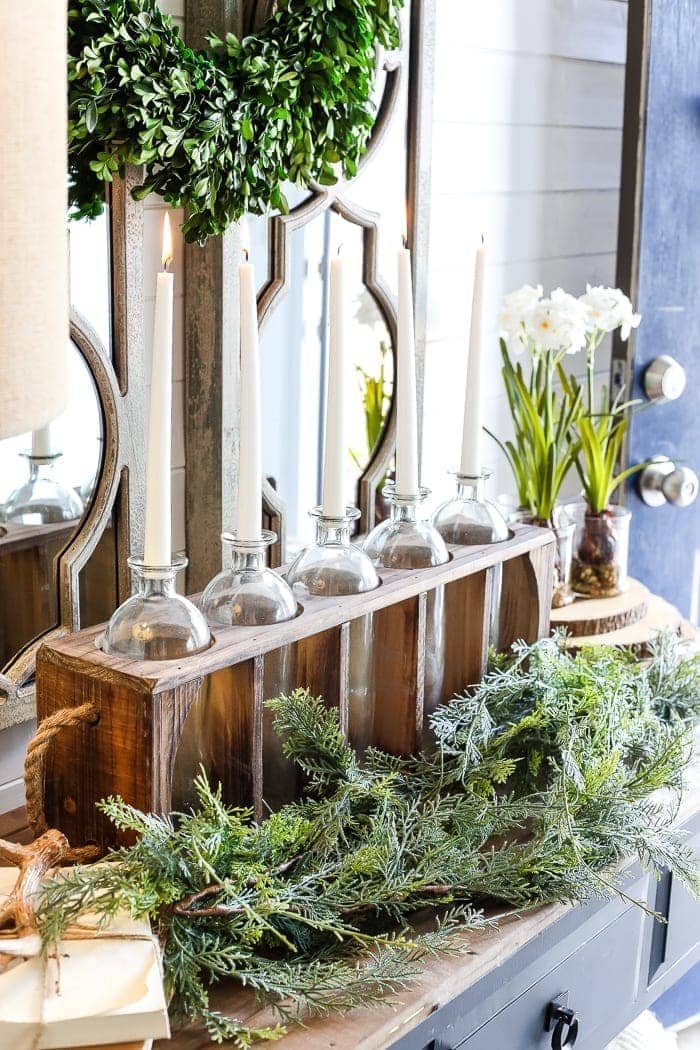 6 After-Christmas Winter Foyer Decorating Ideas | unigumushane.com - 6 tips for decorating a winter foyer or entryway after Christmas to create warm lighting and natural elements for a cozy, inviting space