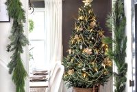 How to Decorate a Real Christmas Tree: Step-by-Step