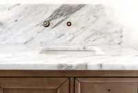 Scalloped Marble Backsplash Ideas for Bathroom Remodel