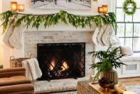 Holiday Housewalk 2021: Traditional Christmas Decorating Ideas