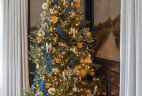 How to Add Ribbon Decorations to Your Christmas Tree