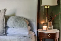 20+ Space-Saving Bedside Tables for Small Bedrooms