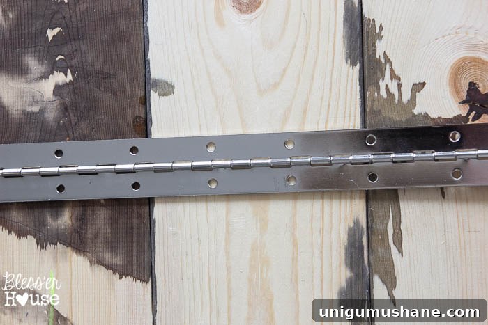 How to Make a Towel Rack from Antique Door Knobs 5 DIY Antique Door Knob Towel Rack | Bless'er House