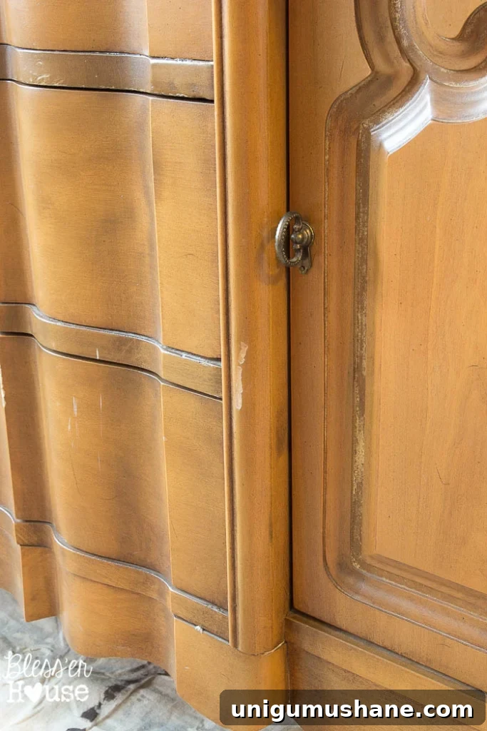 French Provincial China Cabinet Makeover in 2 Easy Steps | blesserhouse.com