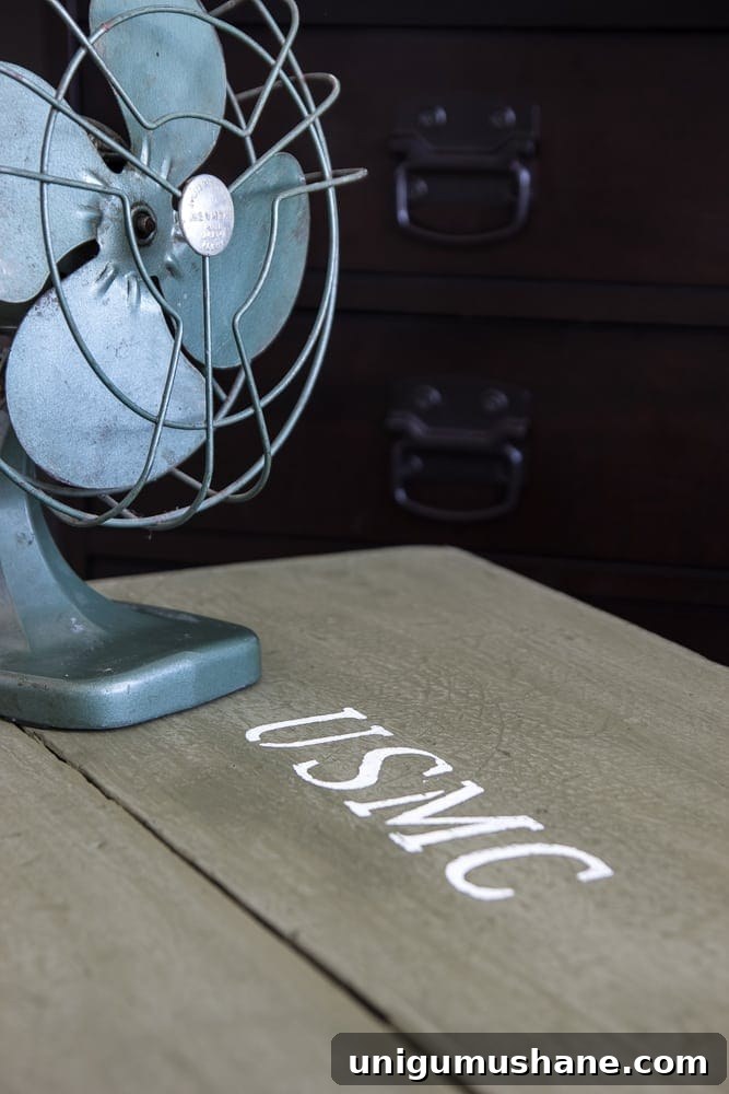 Vintage Military Foot Locker Makeover | blesserhouse.com