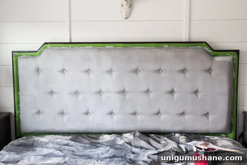 How to Paint Upholstery: Beginner's Step-by-Step Guide 5 Beginner's Guide to Painting Upholstery | blesserhouse.com A simple tutorial for painting fabric furniture- This is so easy! Way better than upholstering furniture from scratch.