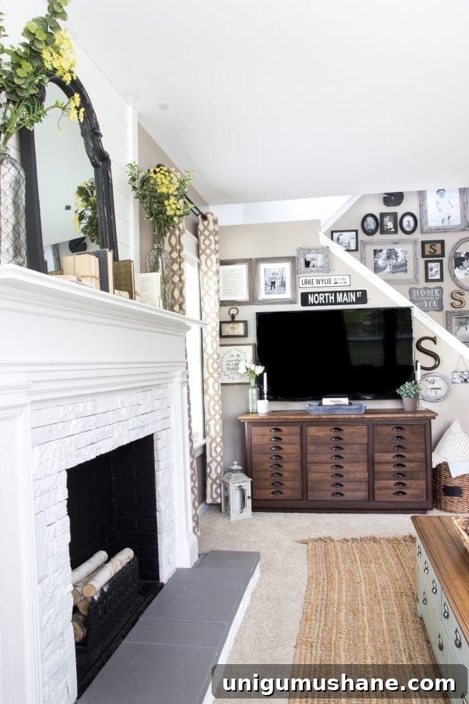 How to Decorate Around Your TV Without Sacrificing Style 9 Decorating Around a TV | blesserhouse.com