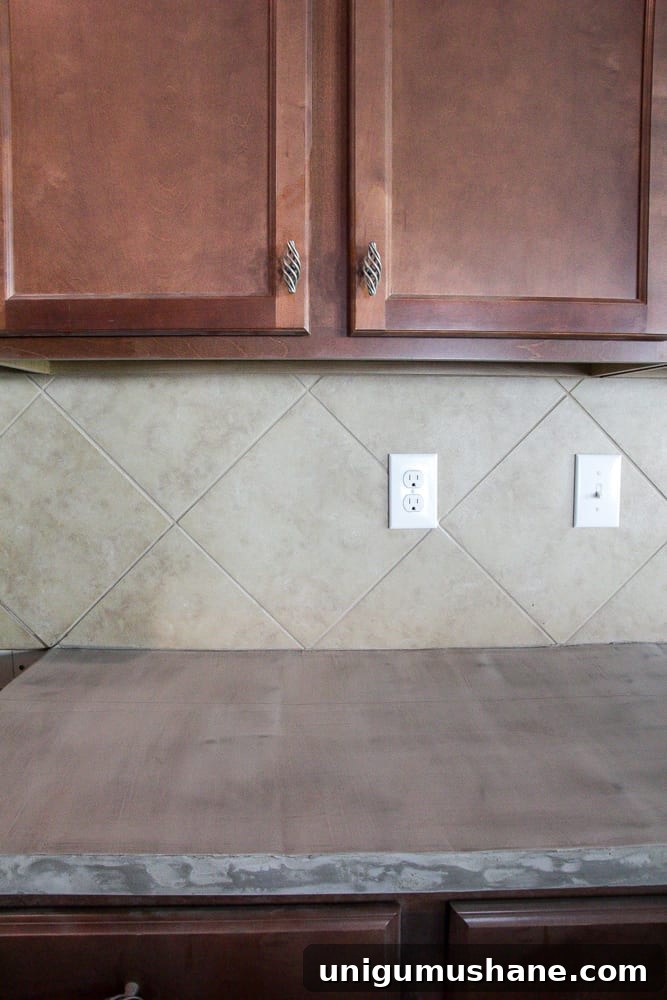 tile backsplash before