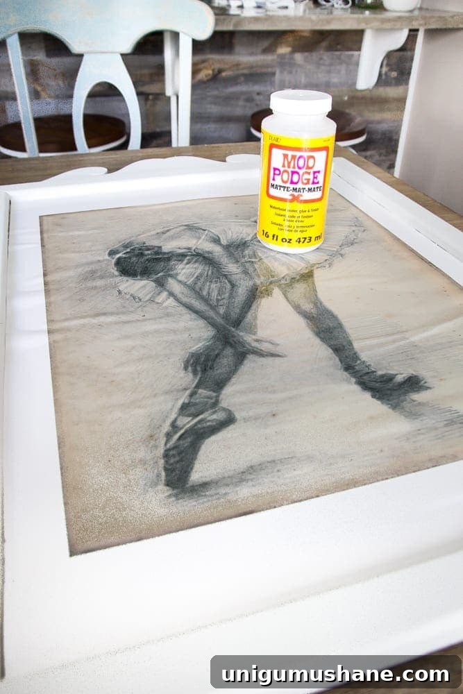 Turn Old Picture Frames into Stylish Mirrors 7 Repurposed Mirror Picture Frames | blesserhouse.com - How to repurpose mirrors into picture frames along with an honest first-timer's review of Joanna Gaines' Magnolia Home Paint.