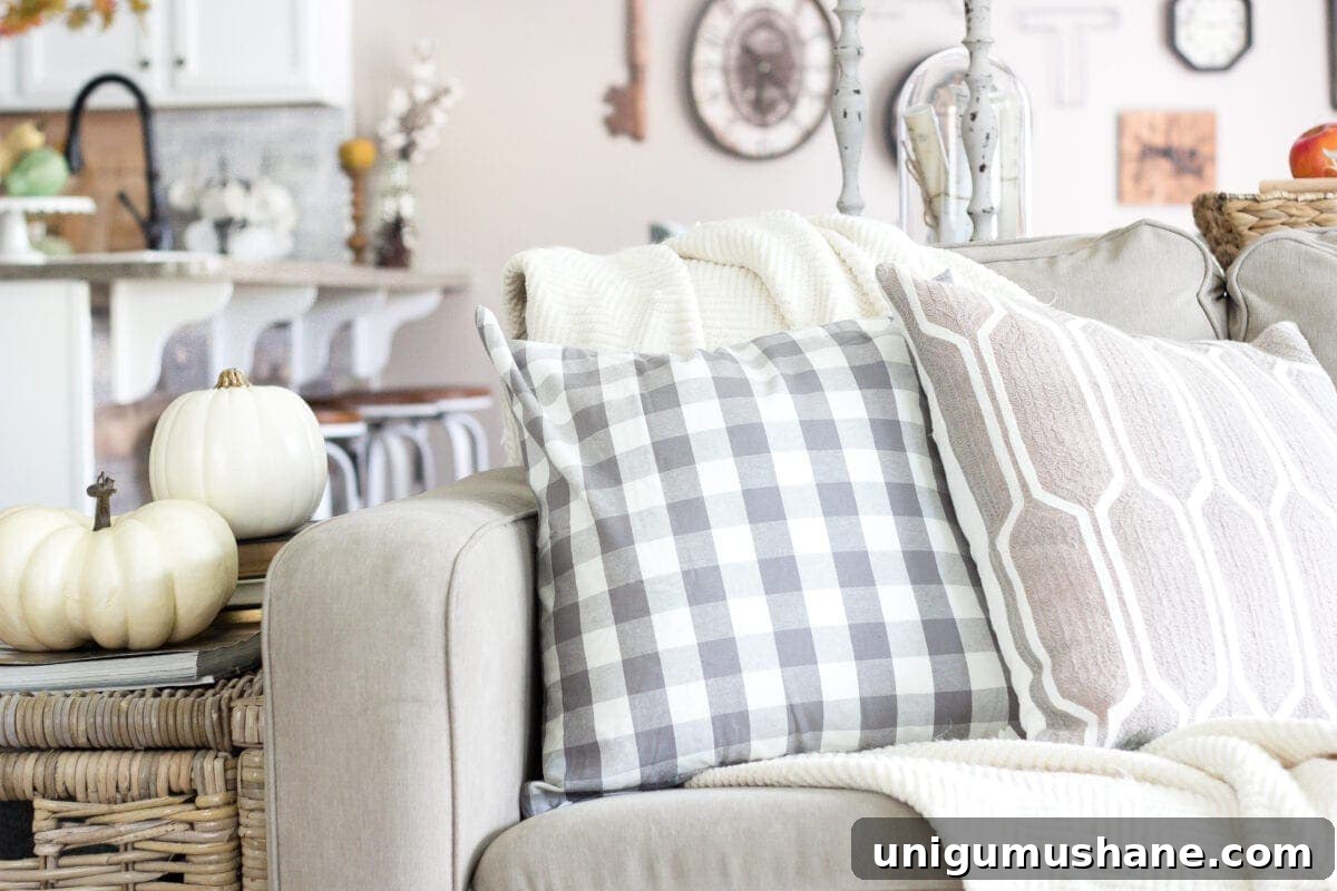 2016 Fall Home Tour: Cozy Seasonal Decor Ideas 13 Fall Home Tour 2016 | blesserhouse.com - Tips and tricks for how to incorporate fall decor easily and inexpensively in your home.