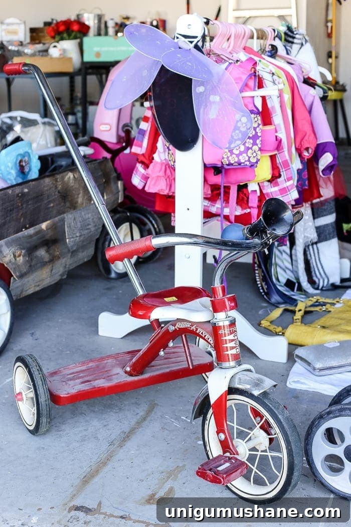 10 Garage Sale Tips to Attract More Buyers 8 10 Tips to Host a Successful Garage Sale | blesserhouse.com - 10 tips to prepare for hosting a successful, money-making garage sale: how to advertise, how to price, and how to invite customers and make a profit.