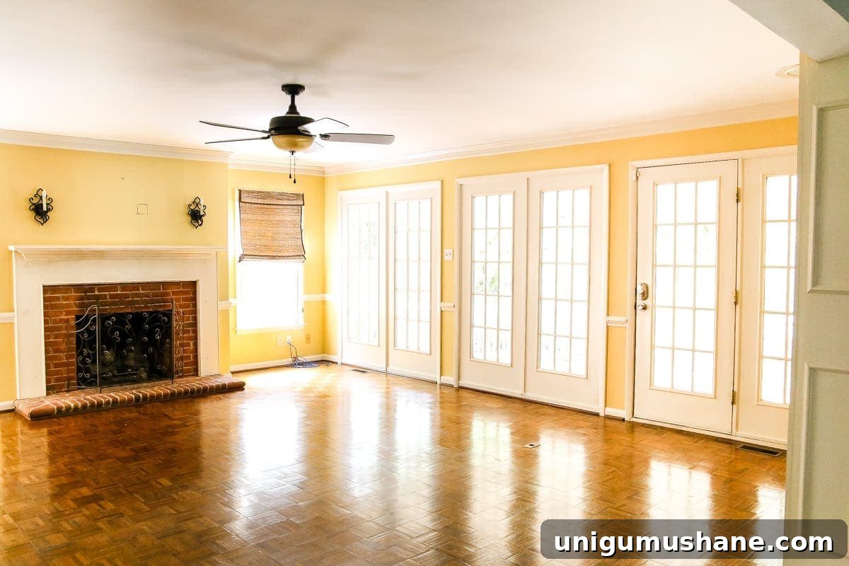 High-Contrast Paint Ideas to Transform Your Living Room 3 Living Room Makeover - High Contrast Paint | blesserhouse.com - A beige, dated living room gets a classic and chic high contrast makeover using just Benjamin Moore paint for a simple, inexpensive way to create drama.