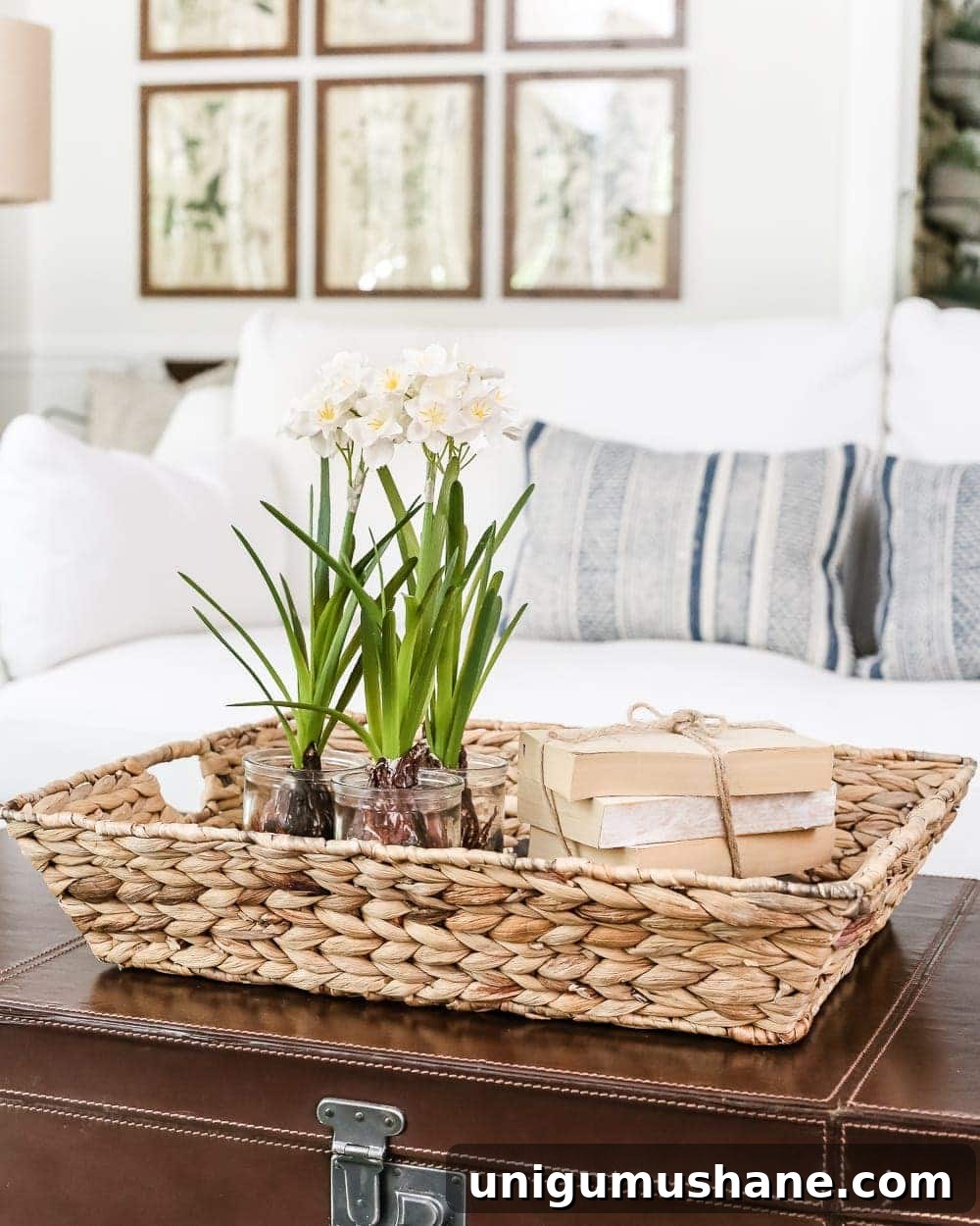 Inside a Modern French Farmhouse: Summer Interior and Decor 11 Modern French Farmhouse Summer Home Tour | blesserhouse.com - A summer home tour with modern French farmhouse style using inexpensive decorating tricks and ways to stretch your dollar to look luxe on a budget, plus 8 more tours of gorgeous homes styled for summer!