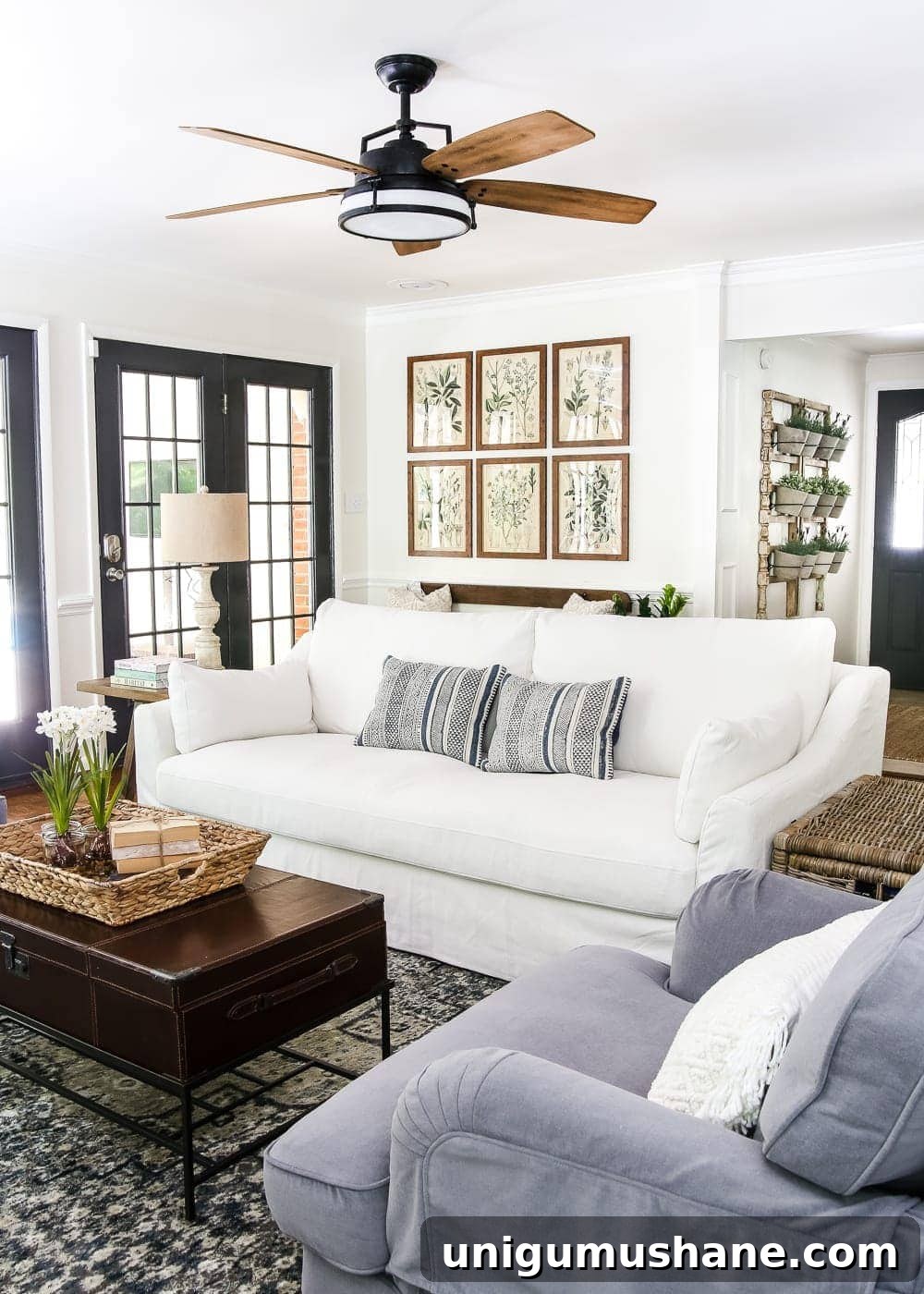 Inside a Modern French Farmhouse: Summer Interior and Decor 12 Modern French Farmhouse Summer Home Tour | blesserhouse.com - A summer home tour with modern French farmhouse style using inexpensive decorating tricks and ways to stretch your dollar to look luxe on a budget, plus 8 more tours of gorgeous homes styled for summer!