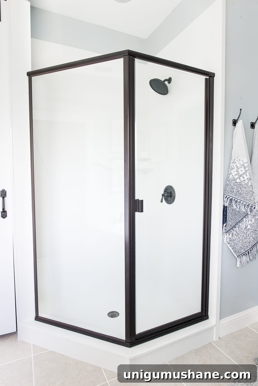 Lowe's Spring Makeover Bathroom Reveal | blesserhouse.com - A team of 6 DIYers take on a bathroom makeover in 48 hours to transform a plain, builder grade space to give it character and modern farmhouse charm.