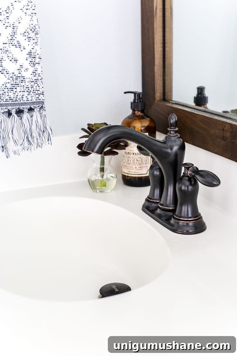 Lowe's Spring Makeover Bathroom Reveal | blesserhouse.com - A team of 6 DIYers take on a bathroom makeover in 48 hours to transform a plain, builder grade space to give it character and modern farmhouse charm.
