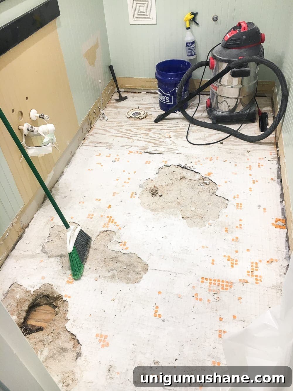 Transform Your Powder Room with Faux Marble Tile Flooring 3 The Best Faux Marble Tile | blesserhouse.com - A dated powder room floor gets a modern classic refresh with faux marble tile & why hiring a contractor is sometimes cheaper than DIY.