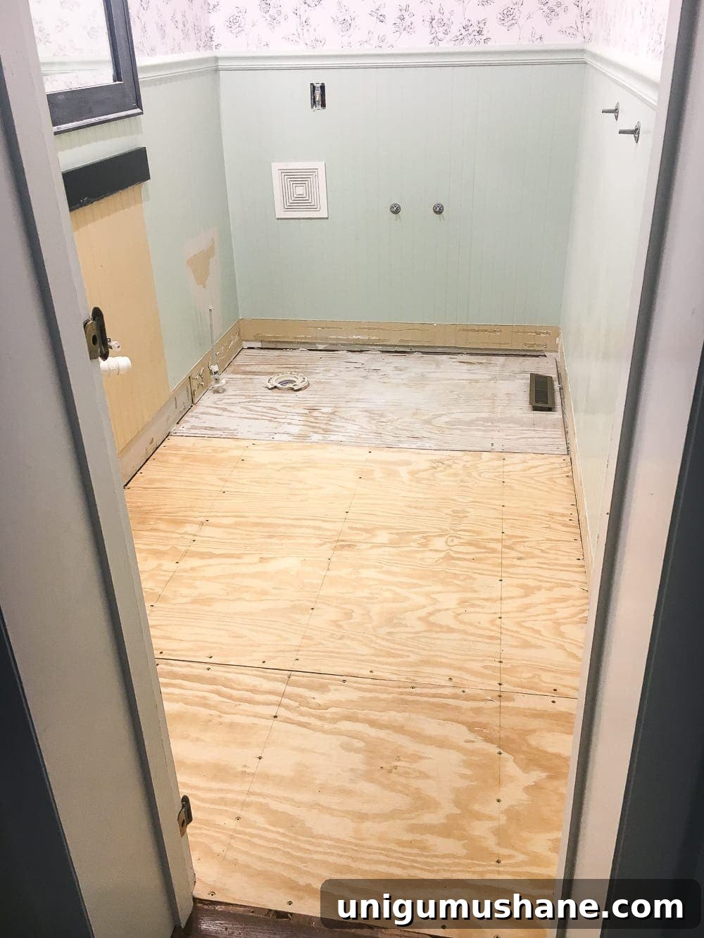 Transform Your Powder Room with Faux Marble Tile Flooring 5 The Best Faux Marble Tile | blesserhouse.com - A dated powder room floor gets a modern classic refresh with faux marble tile & why hiring a contractor is sometimes cheaper than DIY.