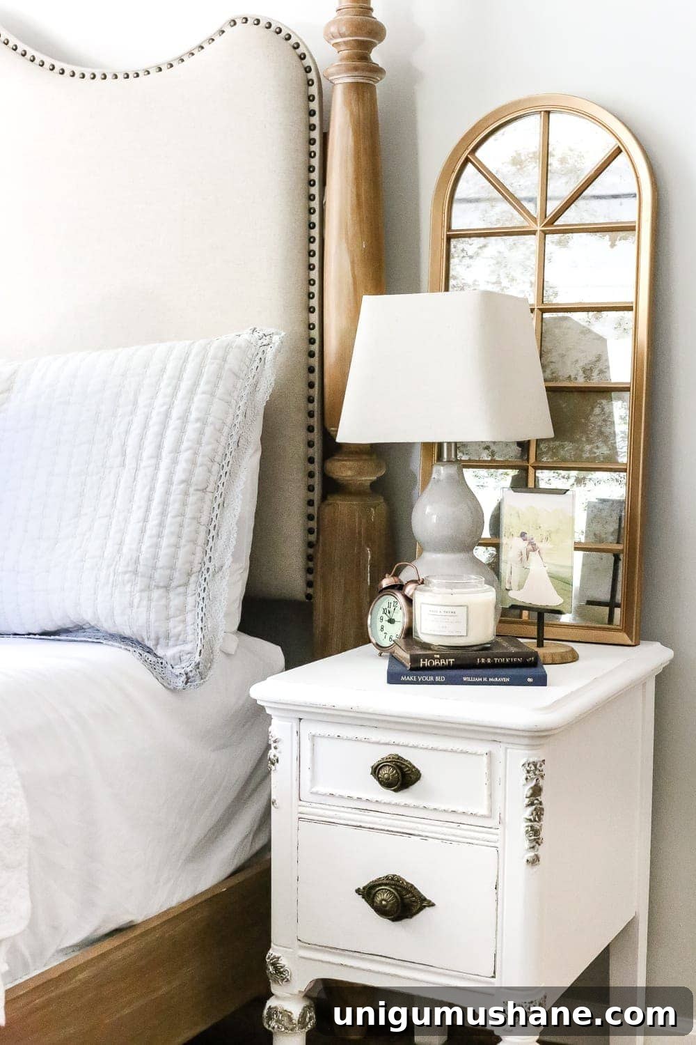 Why I Am Ditching Farmhouse Decor From My Home 6 Why I Refuse To Put Farmhouse Decor In My Home | blesserhouse.com - Why following the farmhouse decor trend could diminish your home, why following a trend isn't always the best answer, and why decorating is always worth it.