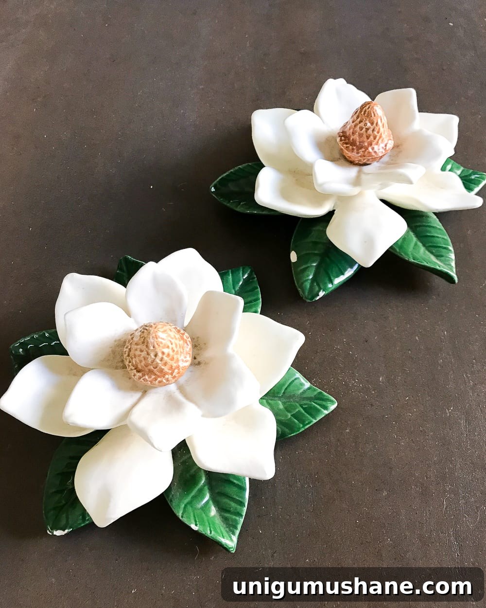 A quick and simple tutorial for how to make anything look like concrete with craft paint. #crafting #painting #thriftydecor 