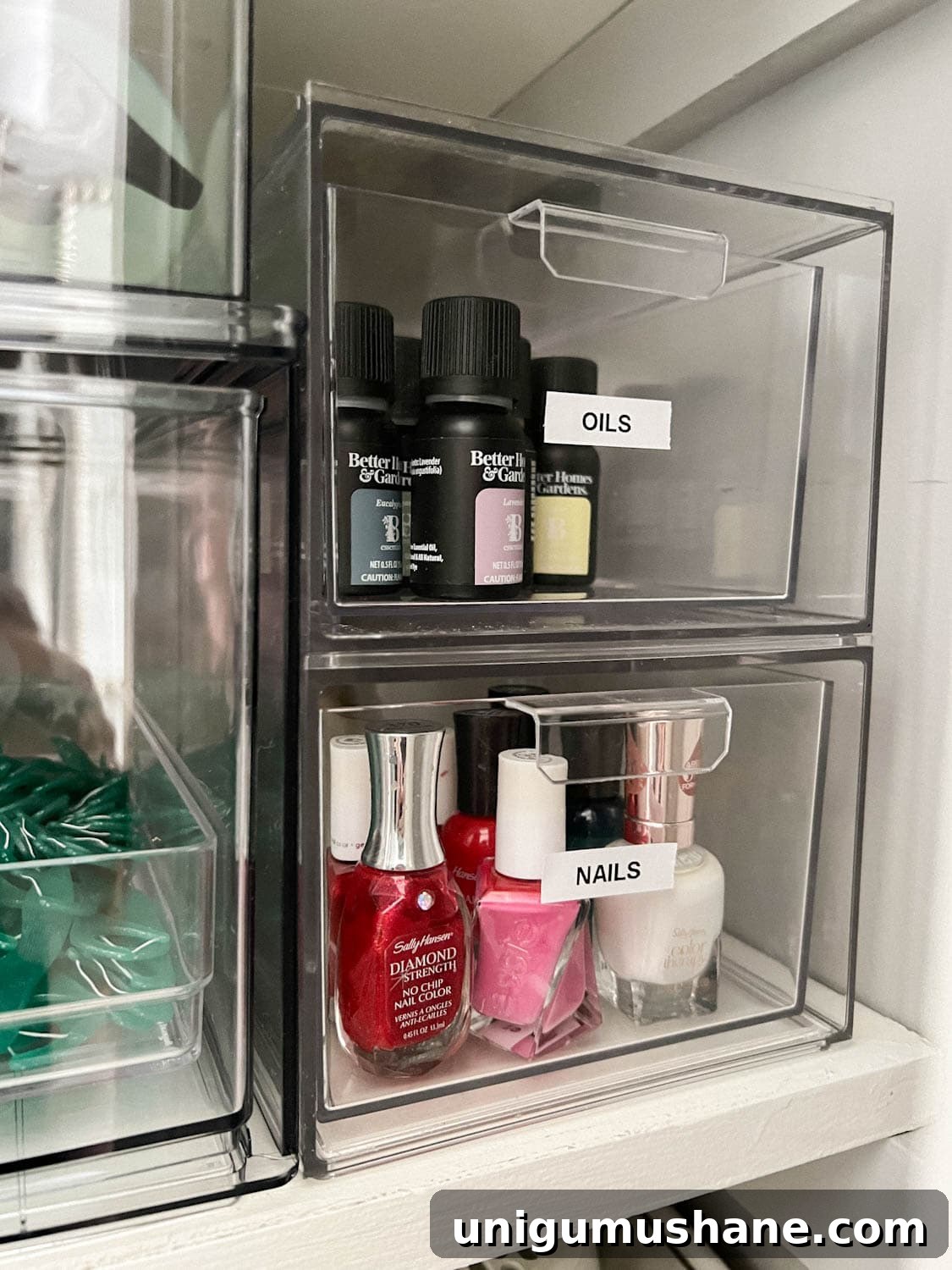 clear organizer drawers for essential oils and nail polish