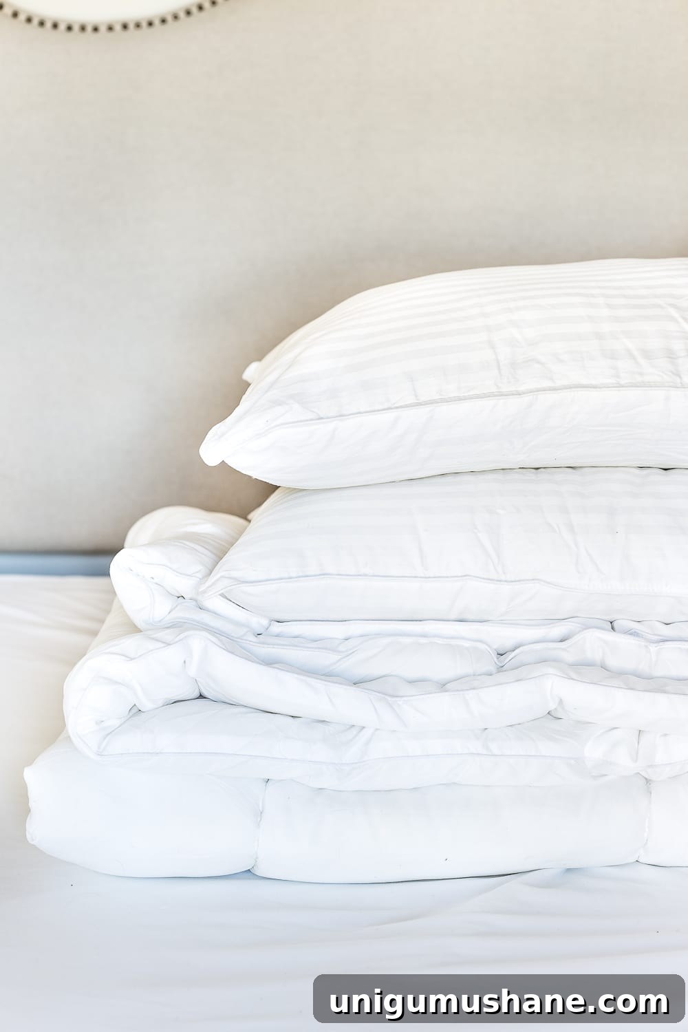 The best resources for luxury feeling bedding for a tight budget under $40.  #bedding #luxurybedding #budgetbedding #bedroomdecor