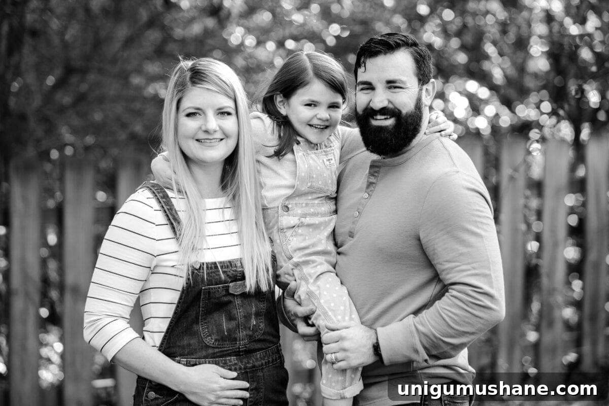 Family pregnancy announcement portrait