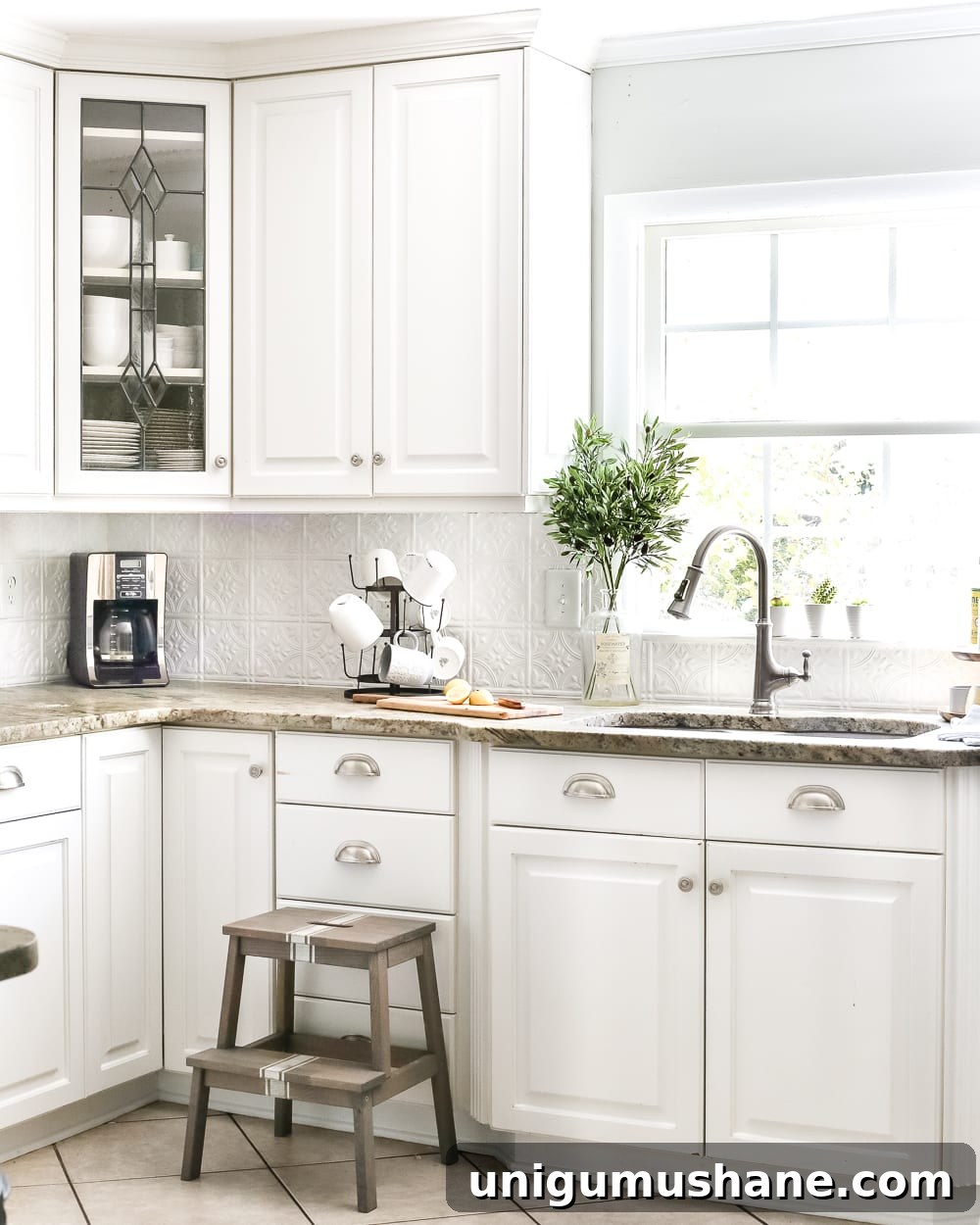 Green Kitchen Cabinet Ideas to Transform Your Space 3 Green kitchen cabinet paint inspiration - makeover progress