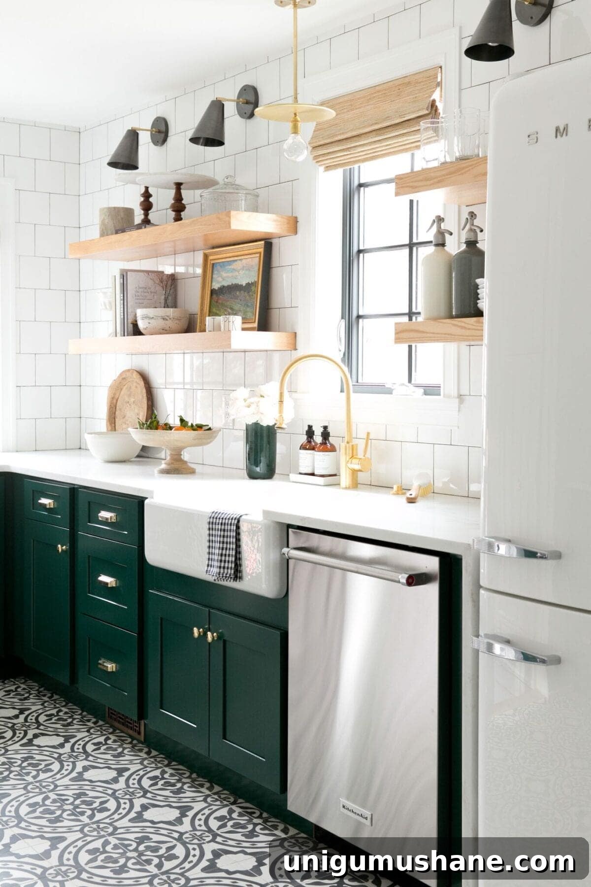 Green Kitchen Cabinet Ideas to Transform Your Space 9 Benjamin Moore Forest Green - deep green kitchen cabinets