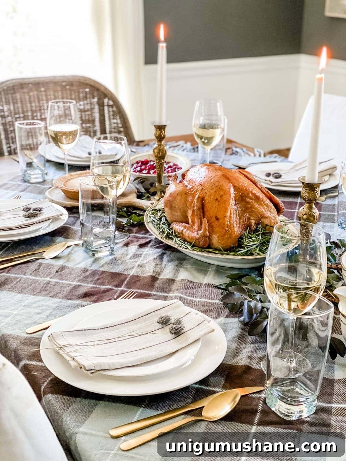 30 Stylish Thrift Store Finds for Home Decor 33 thanksgiving table using secondhand thrift store dishes