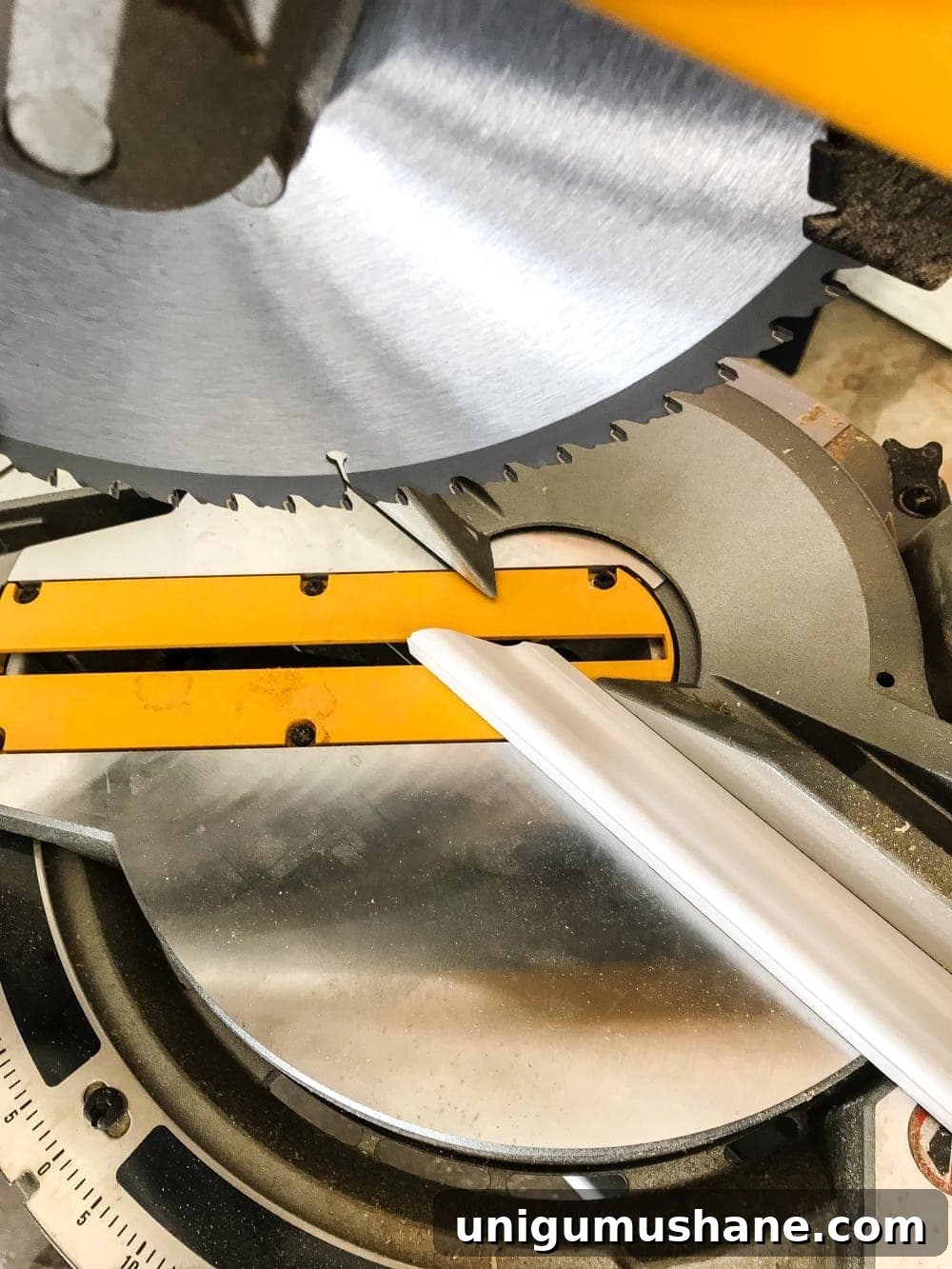 mitered corners for picture frame molding