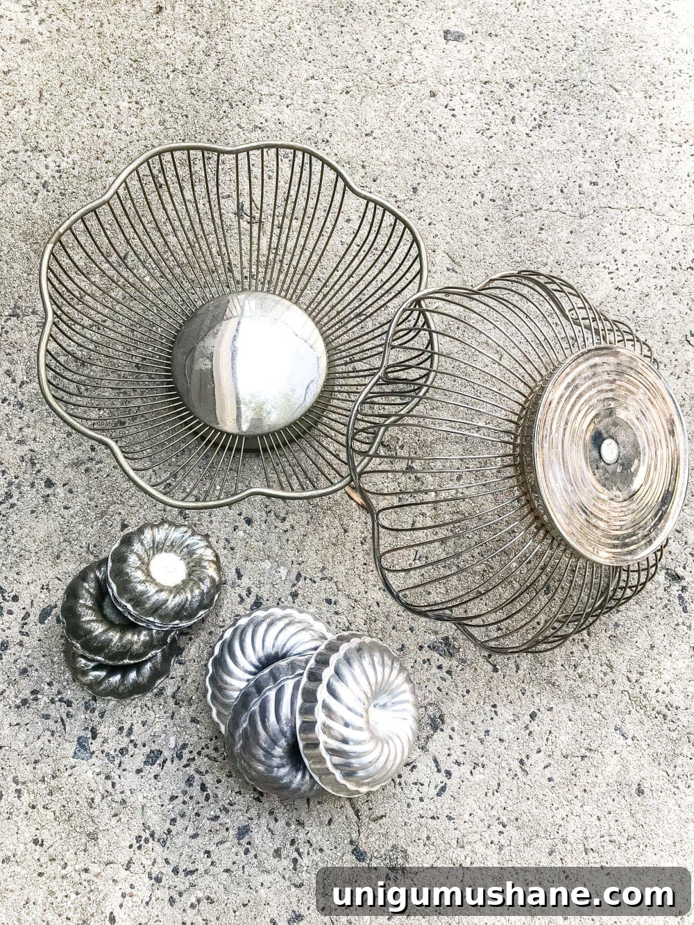 Fall Pumpkin Decor from Wire Baskets and Bundt Pans 2 DIY wire basket and bundt pan pumpkins craft
