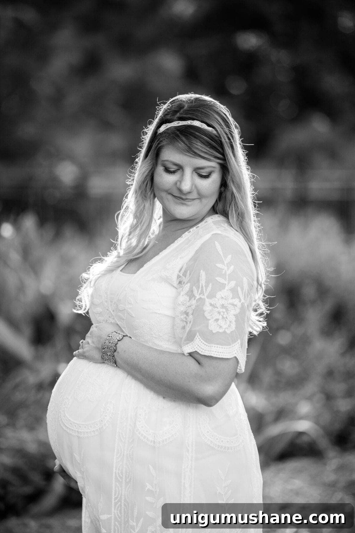 Pregnancy Confessions: Candid Bumpdate Stories 3 Family maternity photo session - Alisha Rudd Photography - bumpdate 34 weeks