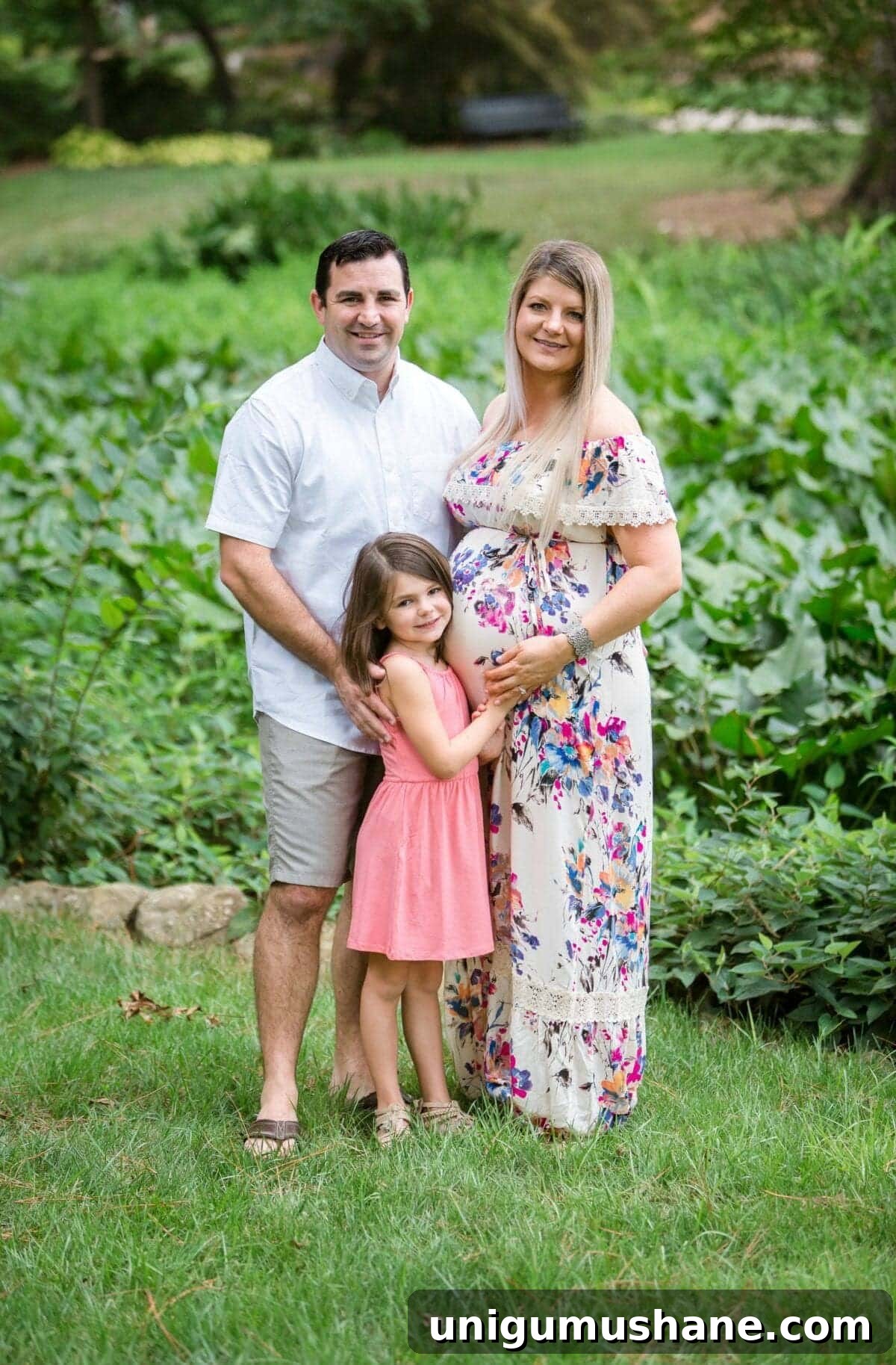 Pregnancy Confessions: Candid Bumpdate Stories 9 Family maternity photo session - Alisha Rudd Photography - bumpdate 34 weeks