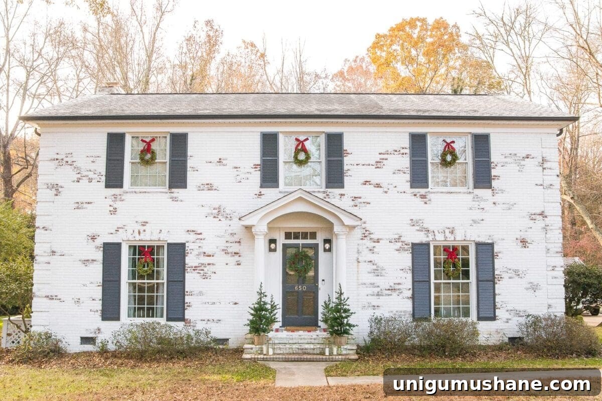 Colonial-Style Christmas Outdoor Wreath Ideas 3 img 31619 2