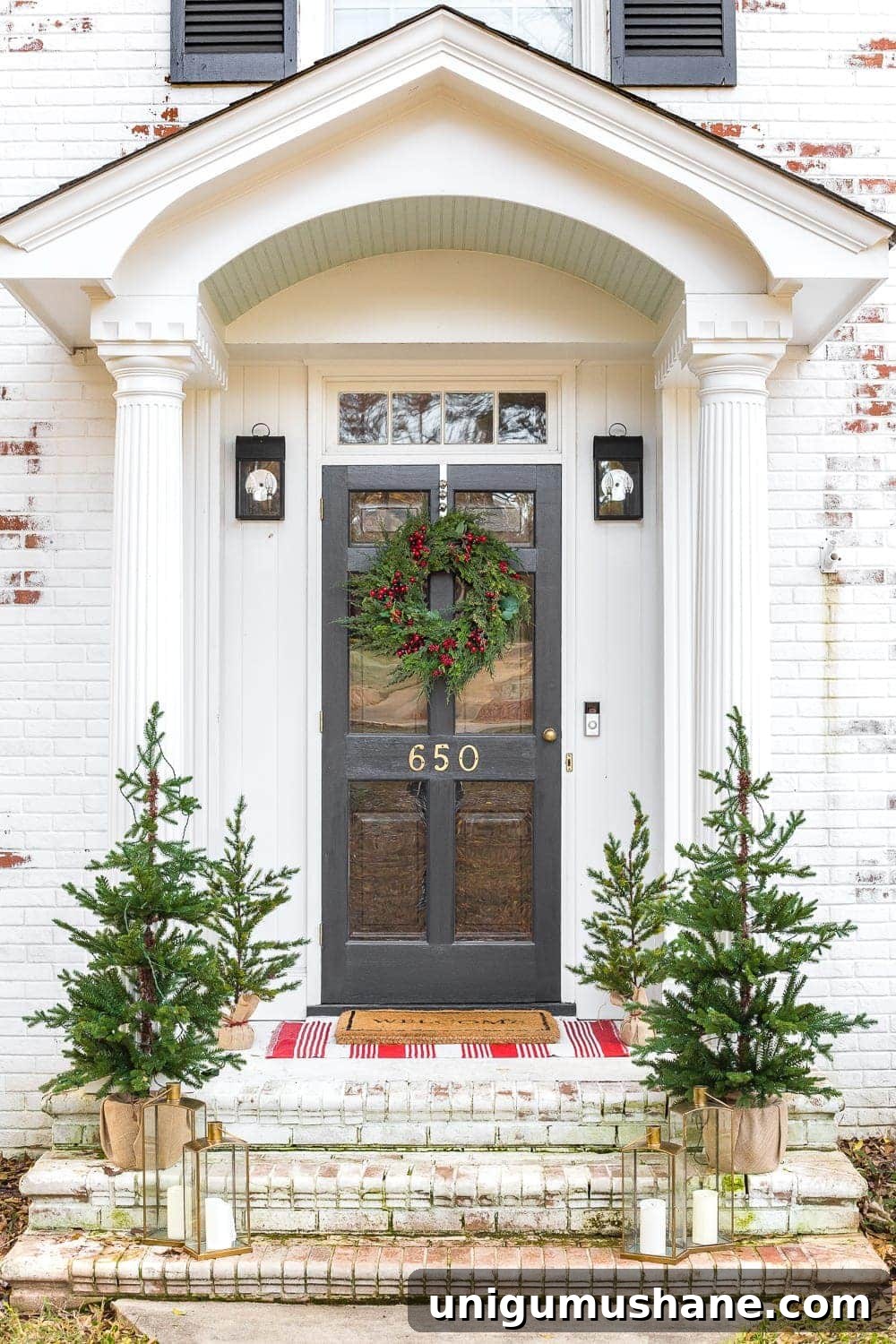 Colonial-Style Christmas Outdoor Wreath Ideas 5 img 31619 4